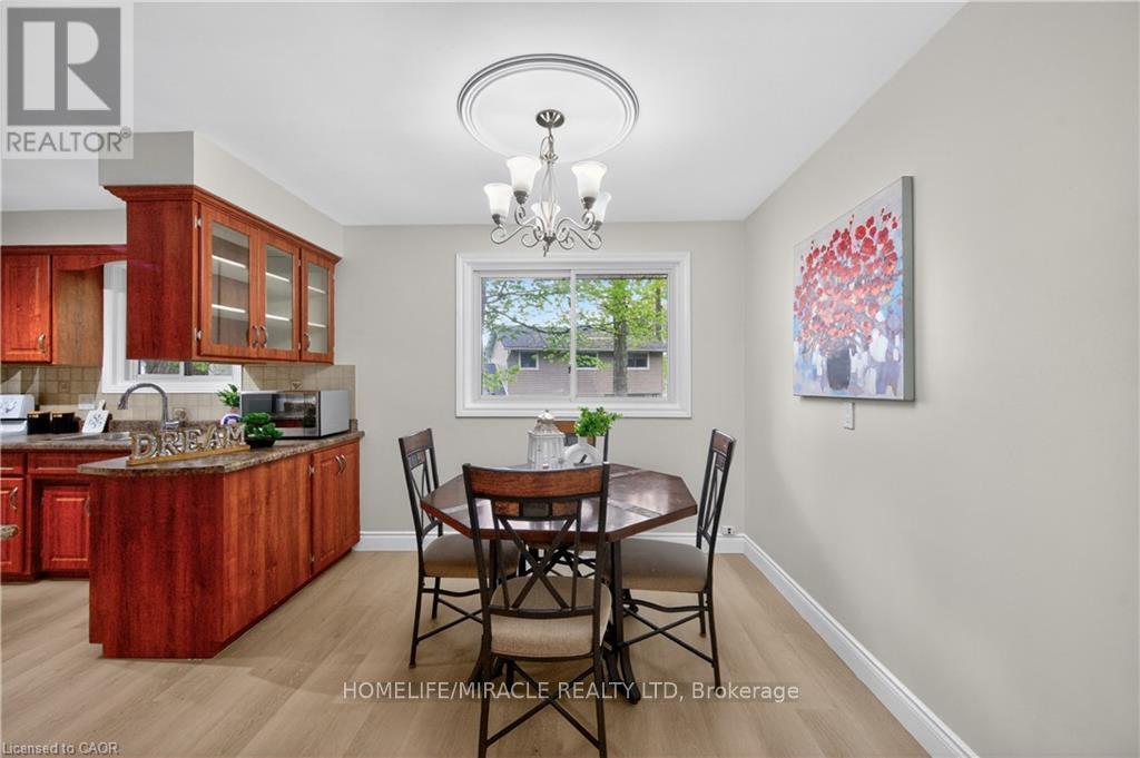 217 Pinegrove Crescent, Waterloo, ON - Indoor Photo Showing Dining Room