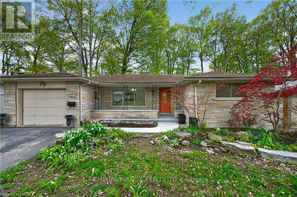 217 Pinegrove Crescent, Waterloo, ON - Outdoor