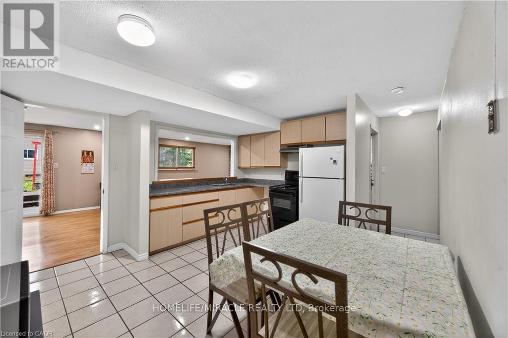 217 Pinegrove Crescent, Waterloo, ON - Indoor Photo Showing Other Room