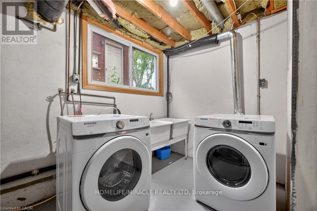 217 Pinegrove Crescent, Waterloo, ON - Indoor Photo Showing Laundry Room