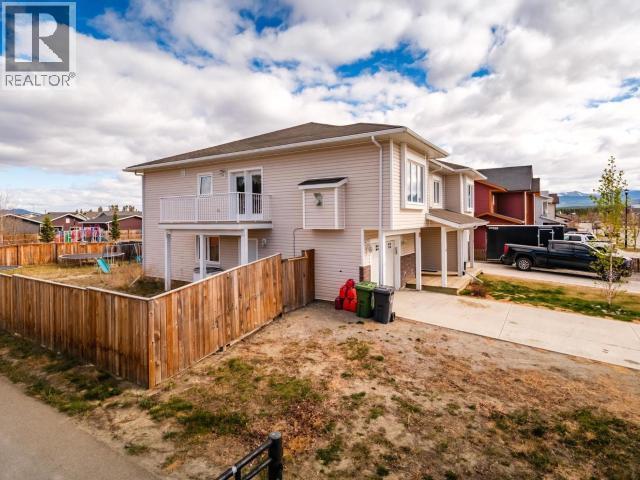 15 Bailey Place, Whitehorse, YT - Outdoor With Balcony