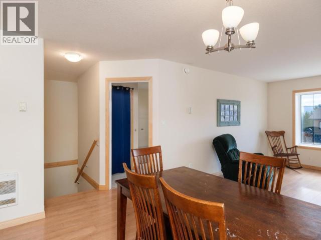 15 Bailey Place, Whitehorse, YT - Indoor Photo Showing Dining Room