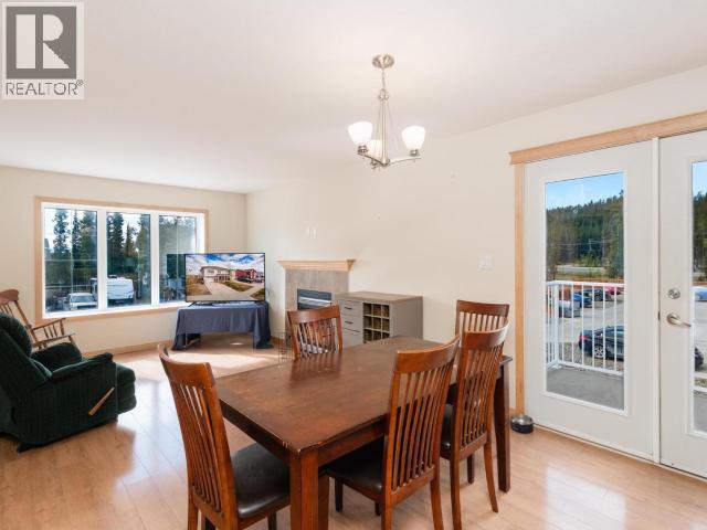 15 Bailey Place, Whitehorse, YT - Indoor Photo Showing Dining Room