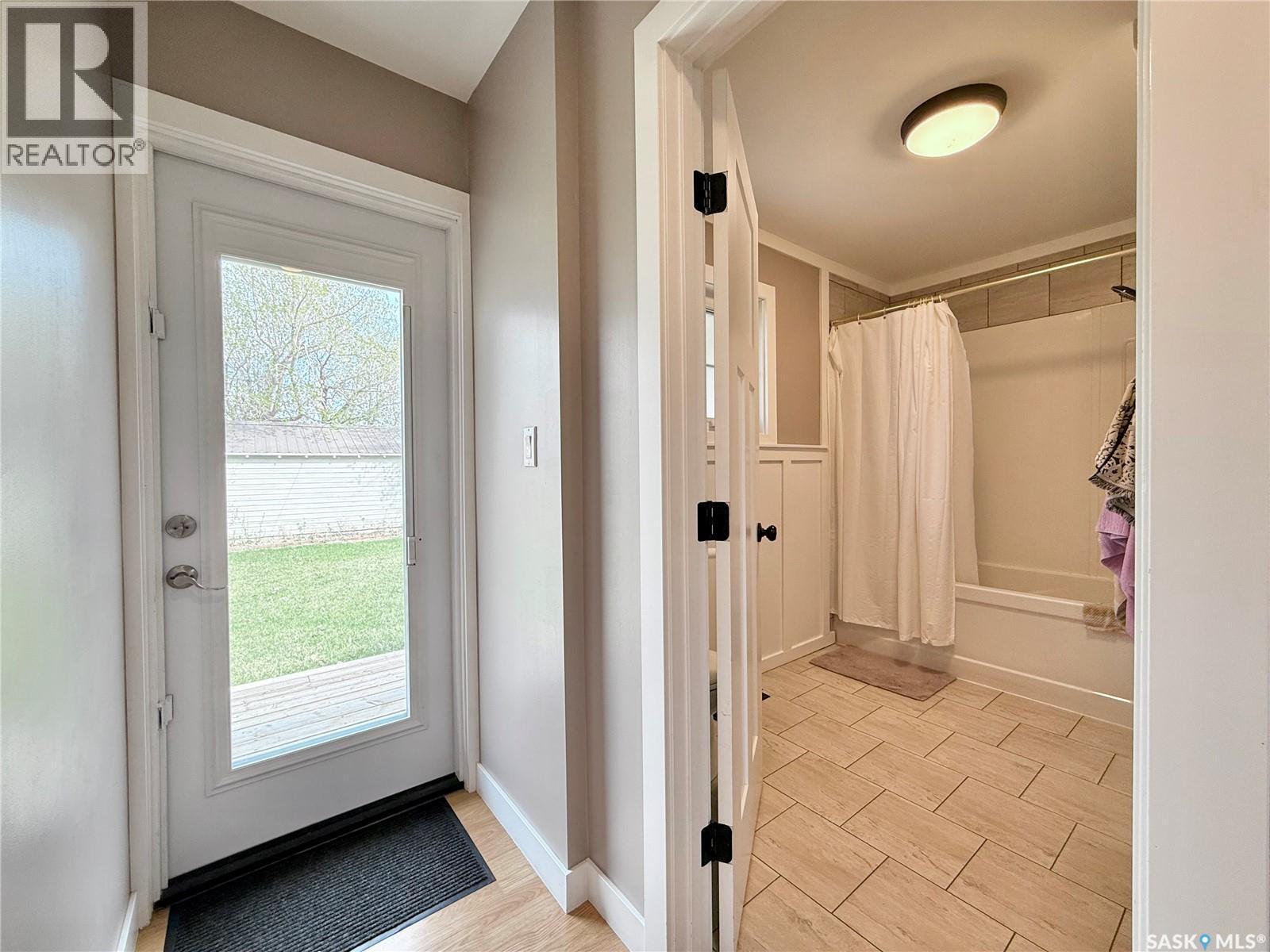211 Pangman Street, Outlook, SK - Indoor Photo Showing Other Room