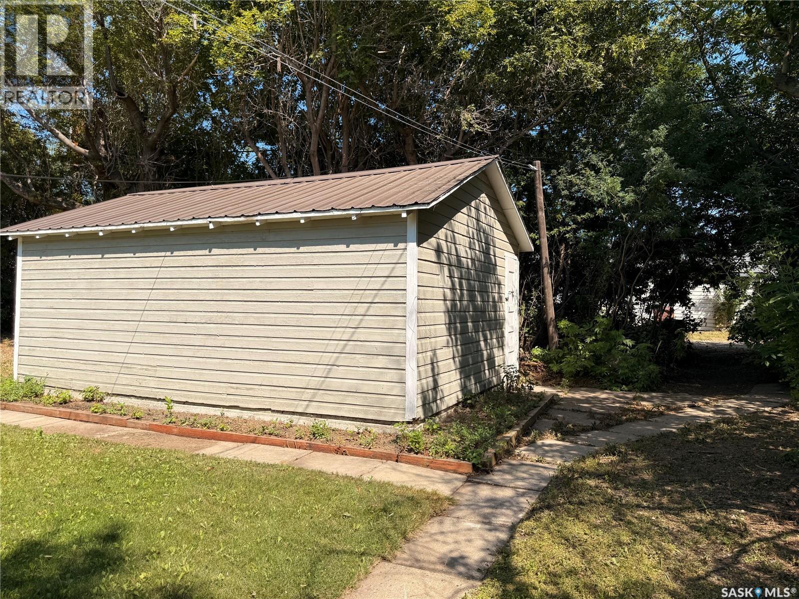 211 Pangman Street, Outlook, SK - Outdoor