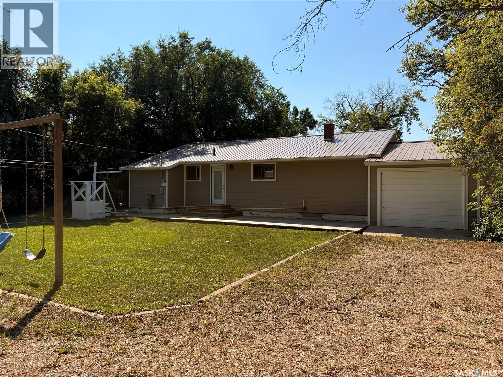 211 Pangman Street, Outlook, SK - Outdoor