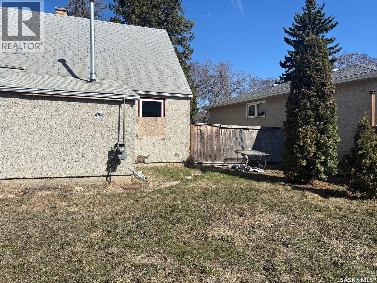 934 Atkinson Street, Regina, SK - Outdoor
