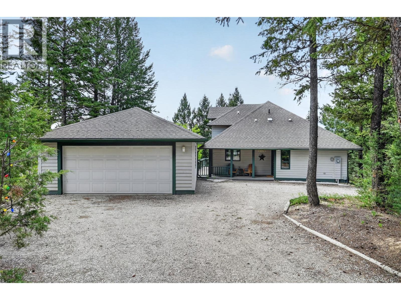 1067 Timberhill Place, Windermere, BC - Outdoor