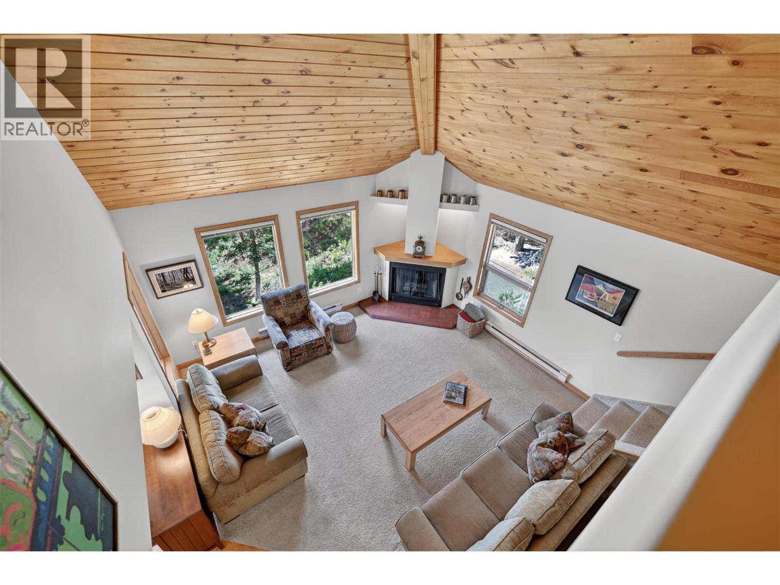 1067 Timberhill Place, Windermere, BC - Indoor