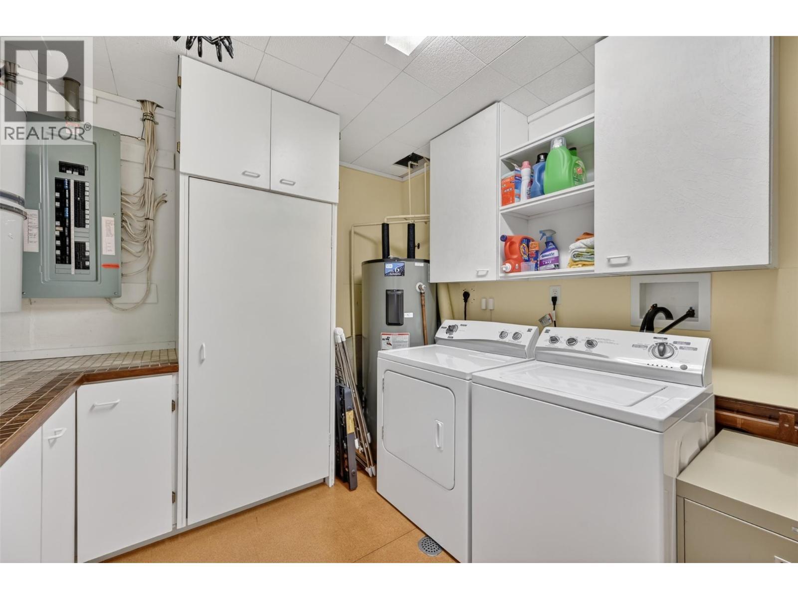 1067 Timberhill Place, Windermere, BC - Indoor Photo Showing Laundry Room