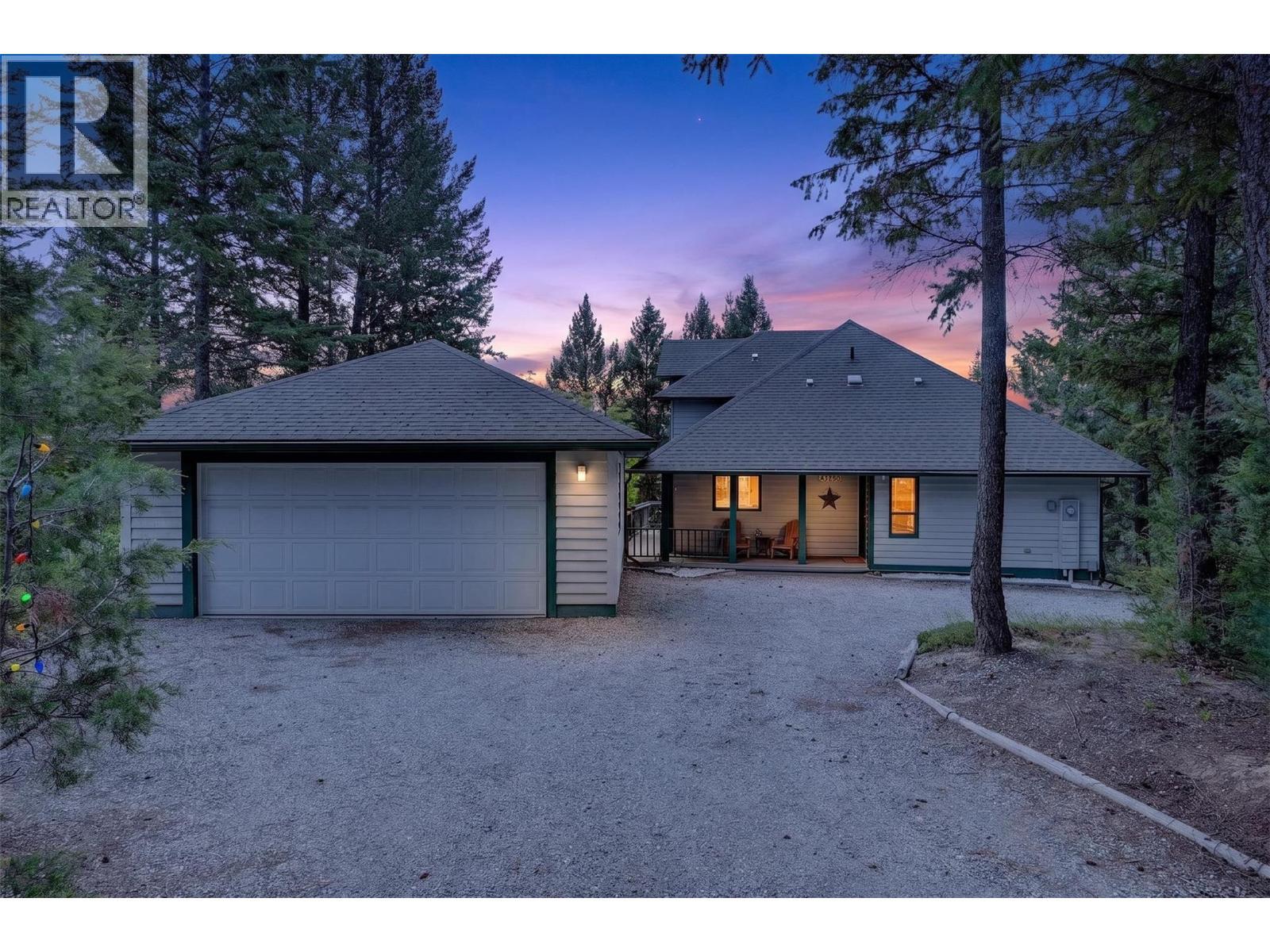 1067 Timberhill Place, Windermere, BC - Outdoor