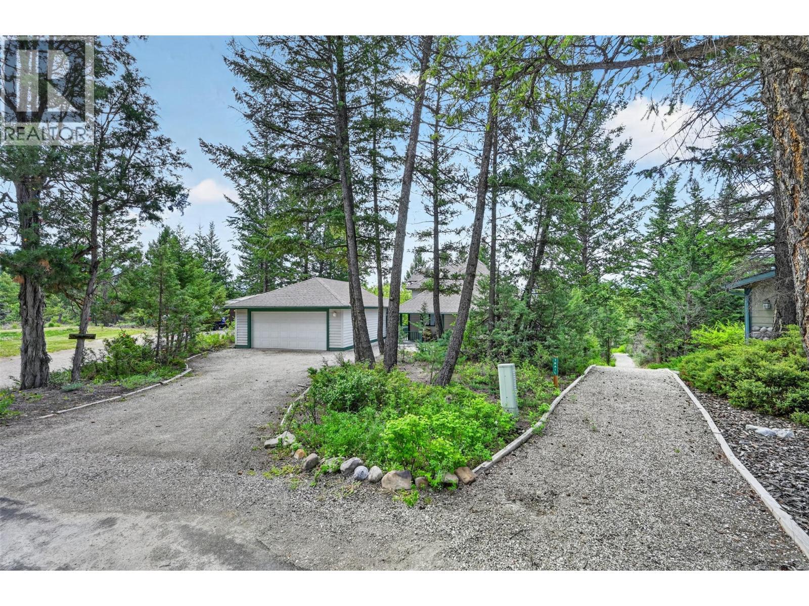 1067 Timberhill Place, Windermere, BC - Outdoor