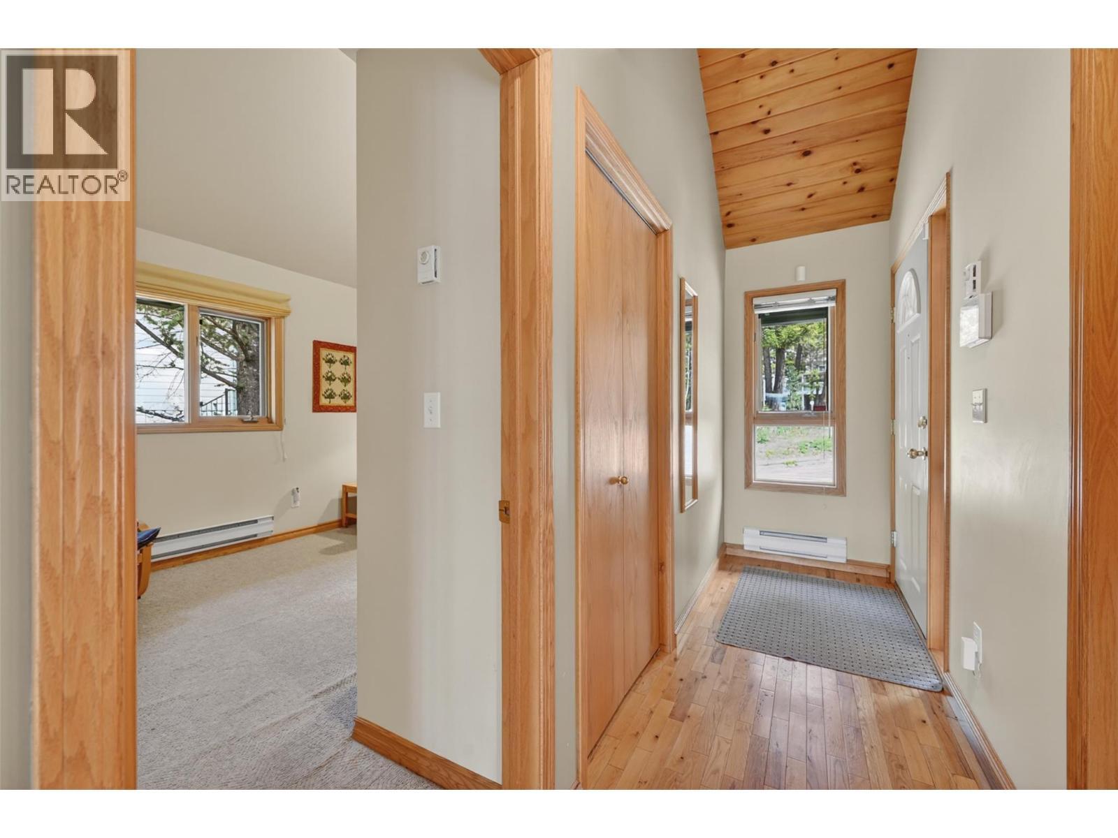 1067 Timberhill Place, Windermere, BC - Indoor Photo Showing Other Room