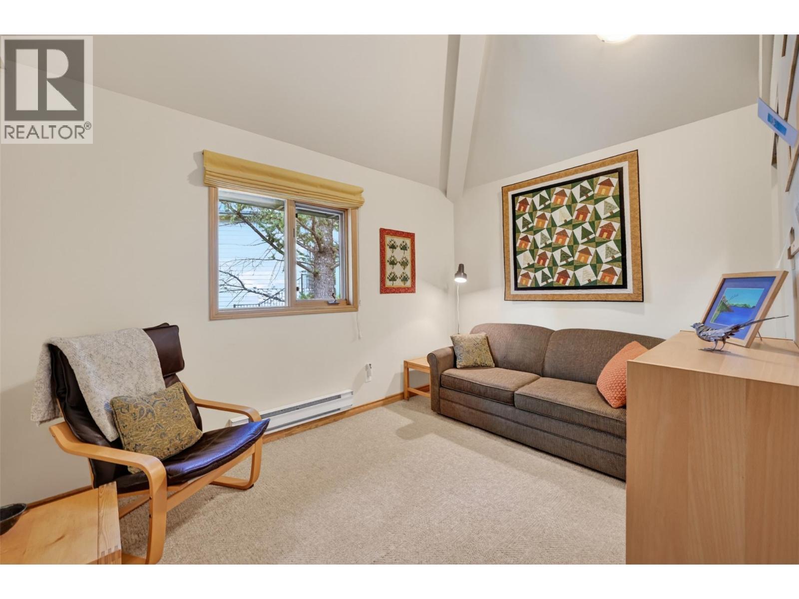 1067 Timberhill Place, Windermere, BC - Indoor