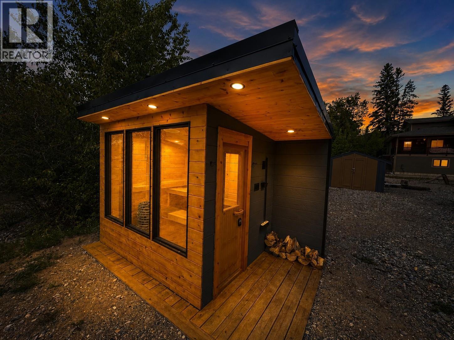 4615 Rowan Street, Windermere, BC - Outdoor With Deck Patio Veranda