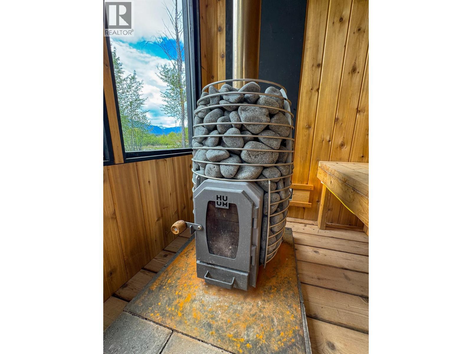 4615 Rowan Street, Windermere, BC - Indoor