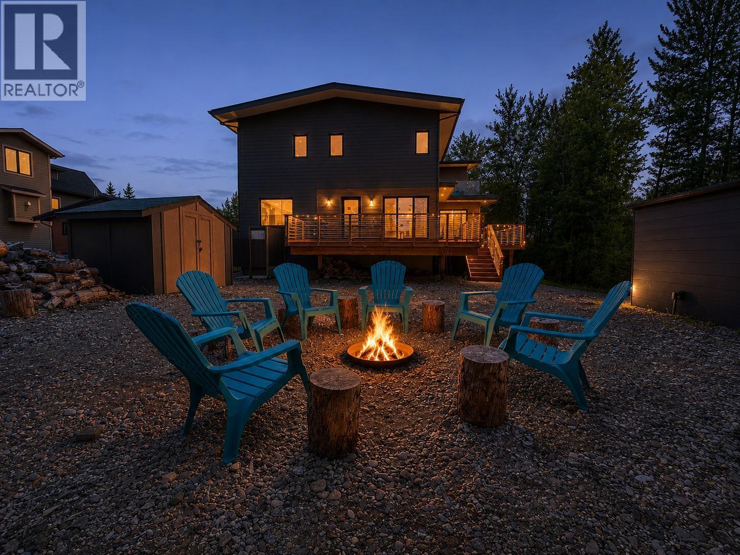 4615 Rowan Street, Windermere, BC - Outdoor With Deck Patio Veranda