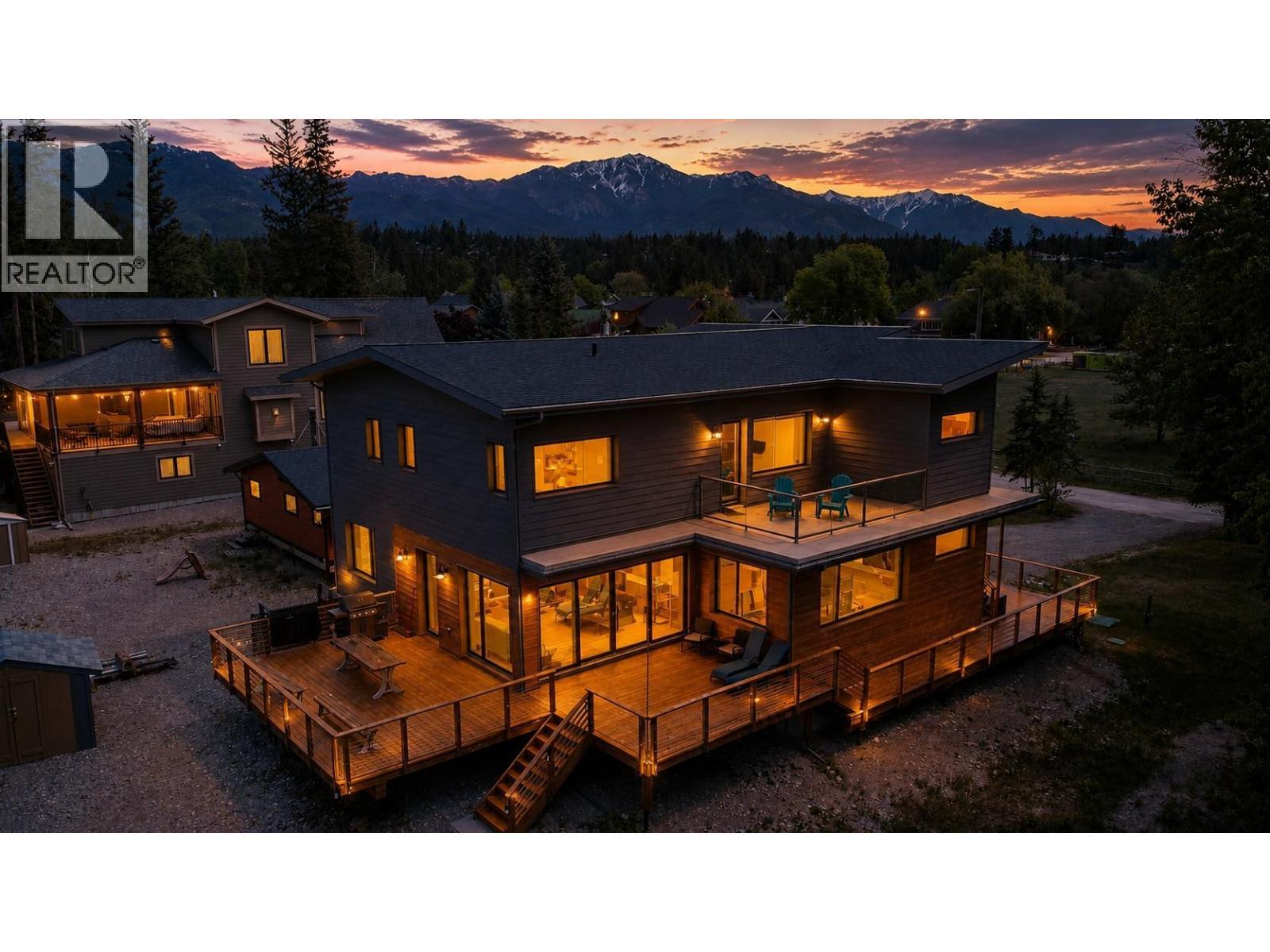 4615 Rowan Street, Windermere, BC - Outdoor With Deck Patio Veranda