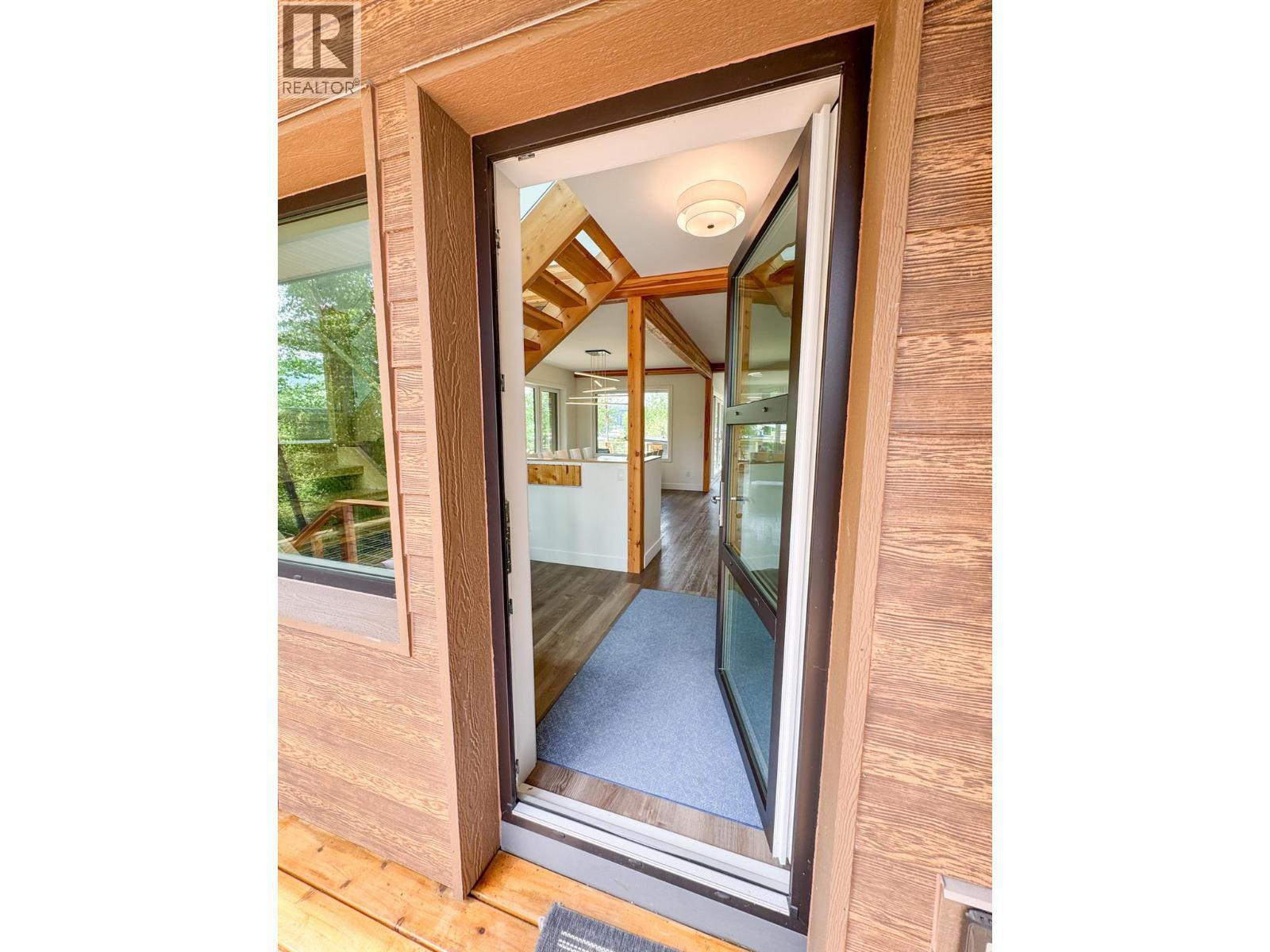 4615 Rowan Street, Windermere, BC - Photo Showing Other Room