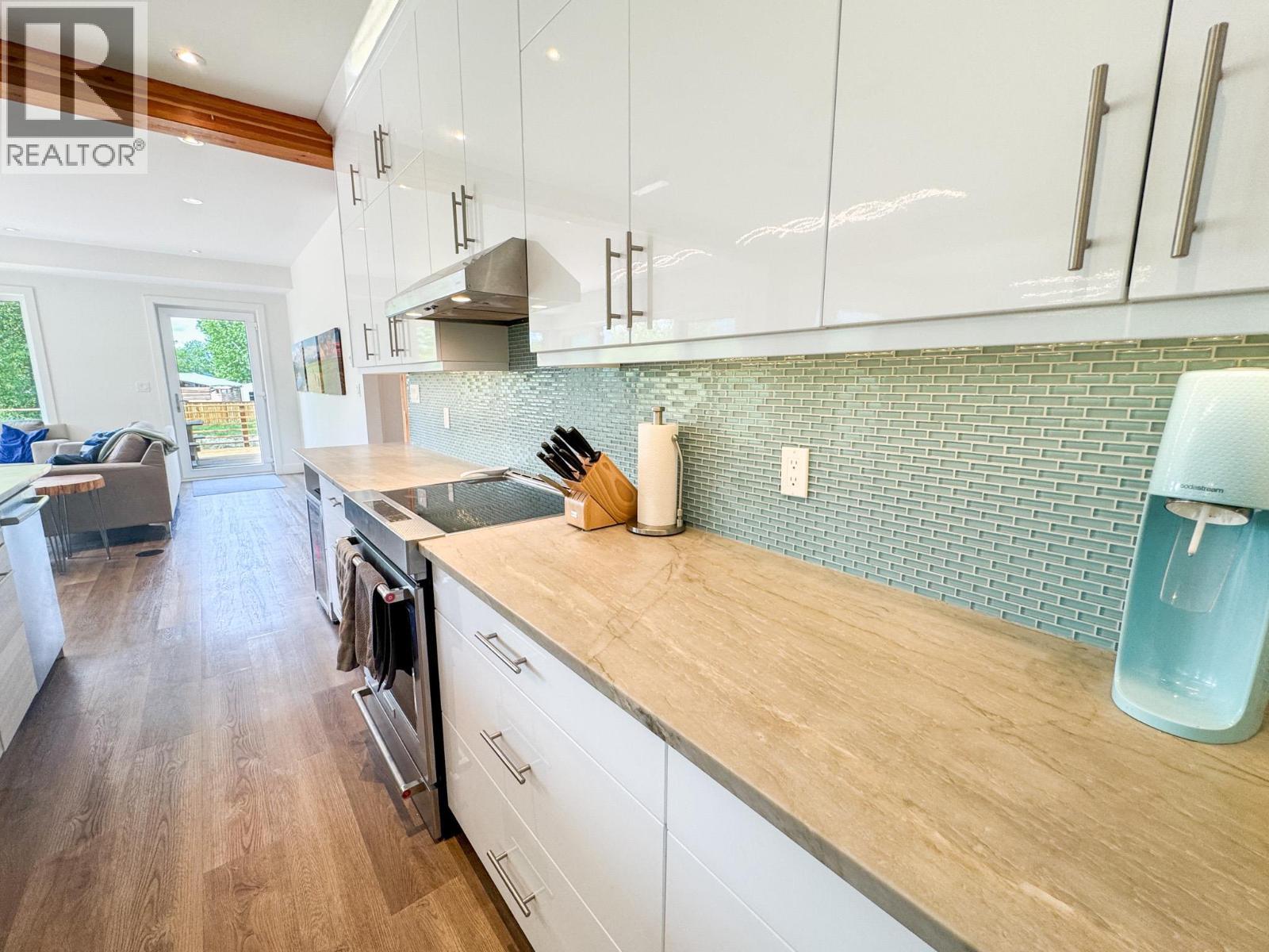 4615 Rowan Street, Windermere, BC - Indoor Photo Showing Kitchen With Upgraded Kitchen