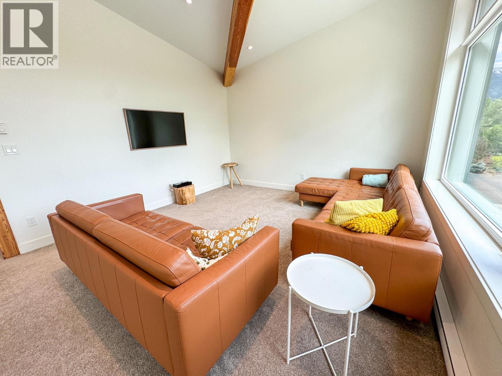 4615 Rowan Street, Windermere, BC - Indoor Photo Showing Other Room