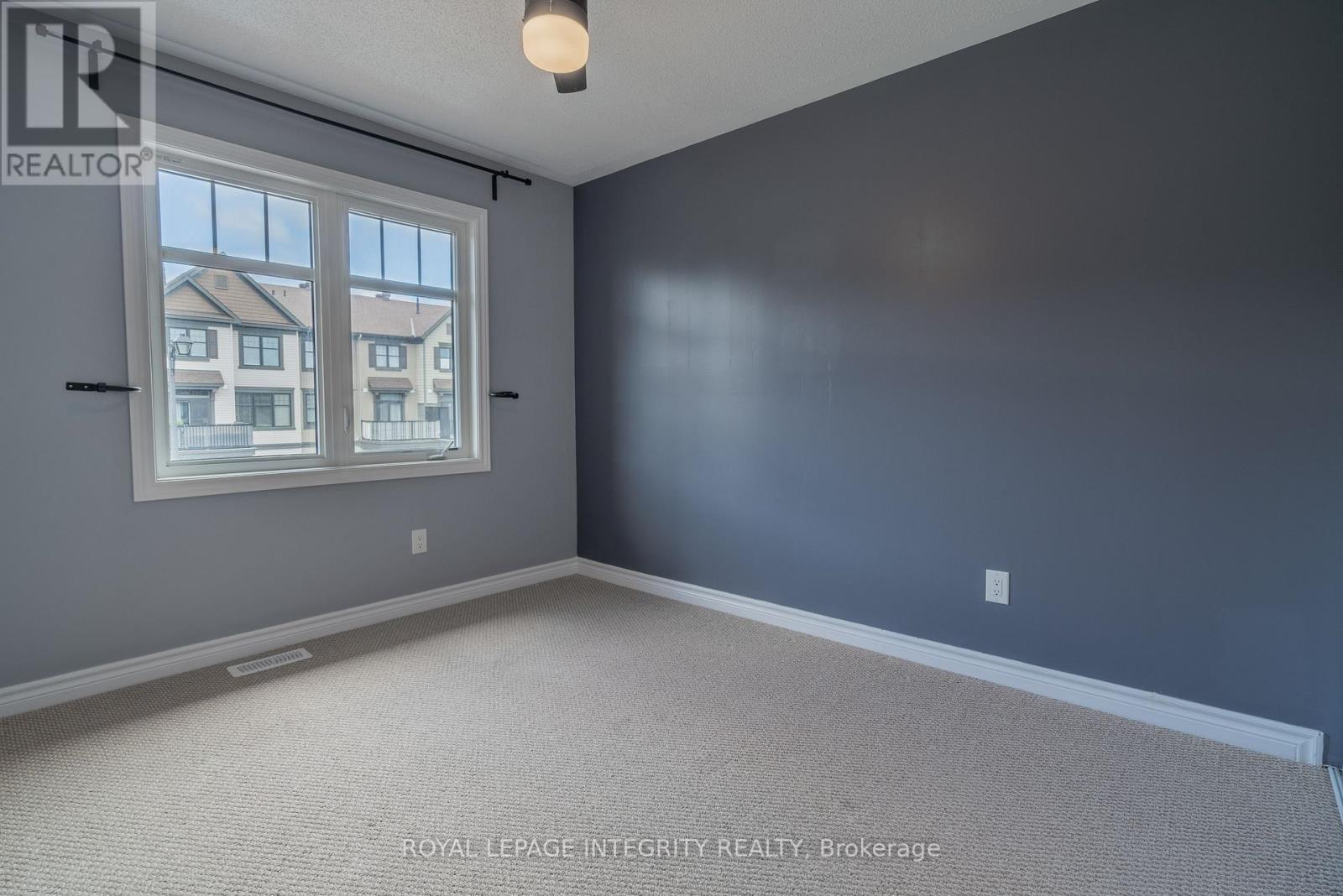 71 Fallengale Crescent, Ottawa, ON - Indoor Photo Showing Other Room