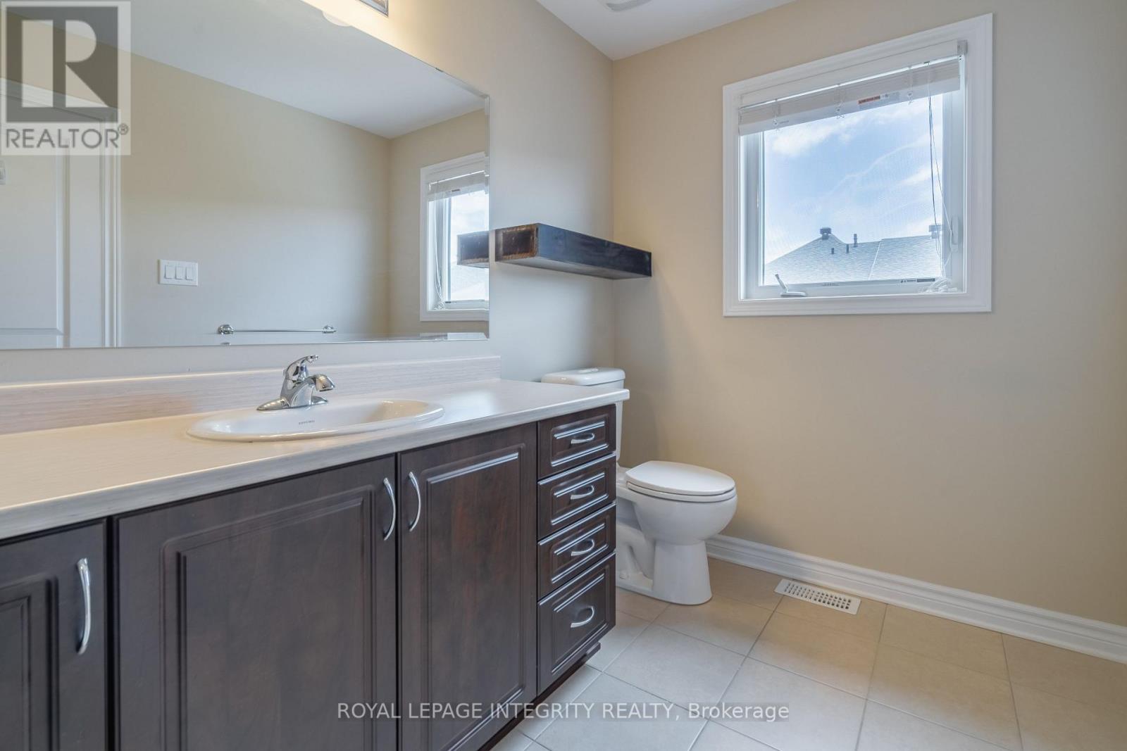 71 Fallengale Crescent, Ottawa, ON - Indoor Photo Showing Bathroom