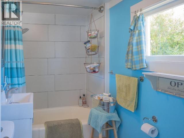 5198 Manson Ave, Powell River, BC