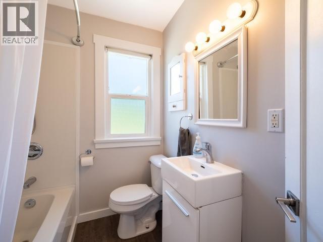 5198 Manson Ave, Powell River, BC