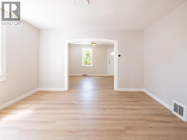 5198 Manson Ave, Powell River, BC