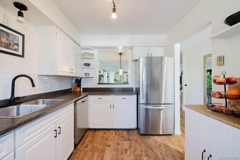 #3-933 Admirals Rd, Esquimalt, BC