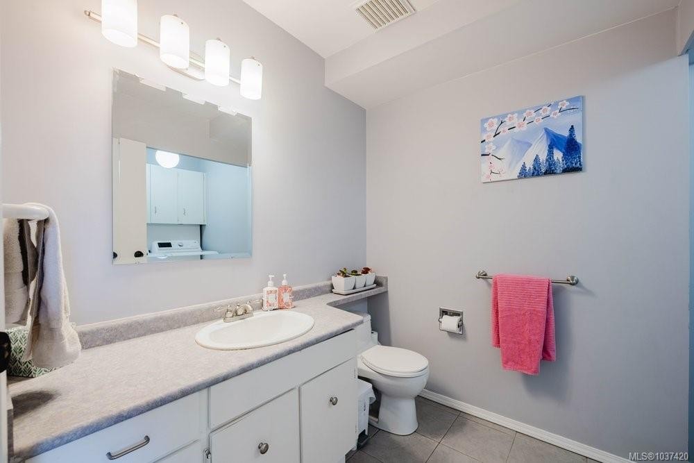 #3-933 Admirals Rd, Esquimalt, BC
