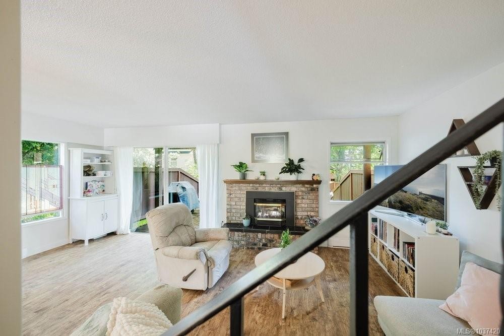 #3-933 Admirals Rd, Esquimalt, BC
