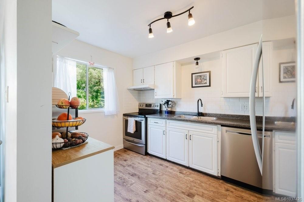 #3-933 Admirals Rd, Esquimalt, BC