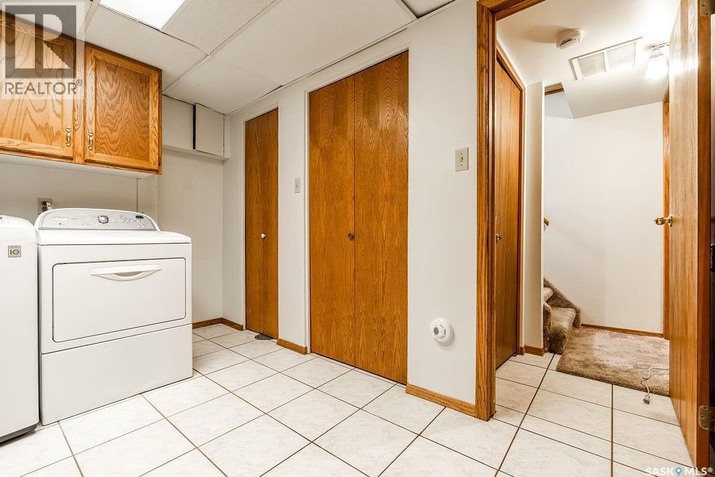 901 1St Street E, Saskatoon, SK - Indoor Photo Showing Laundry Room