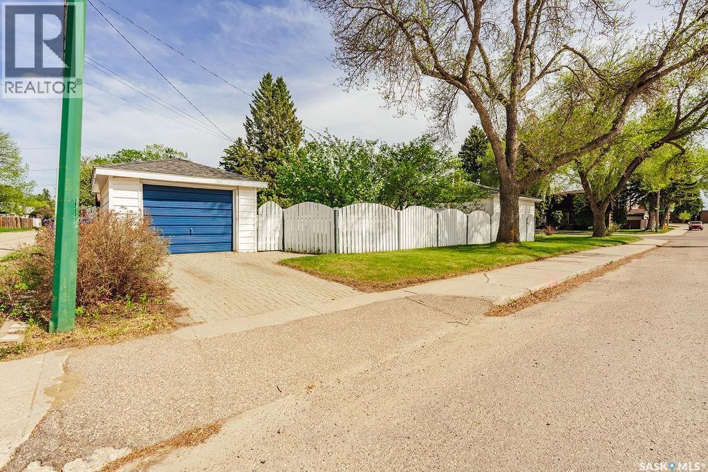 901 1St Street E, Saskatoon, SK - Outdoor