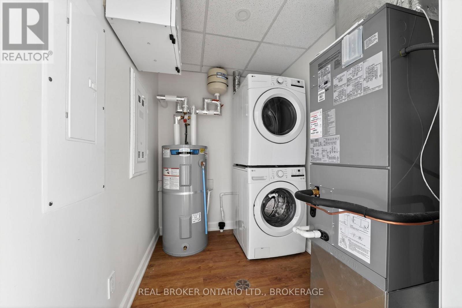 Unit #4A - 600 Second Street E, Cornwall, ON - Indoor Photo Showing Laundry Room