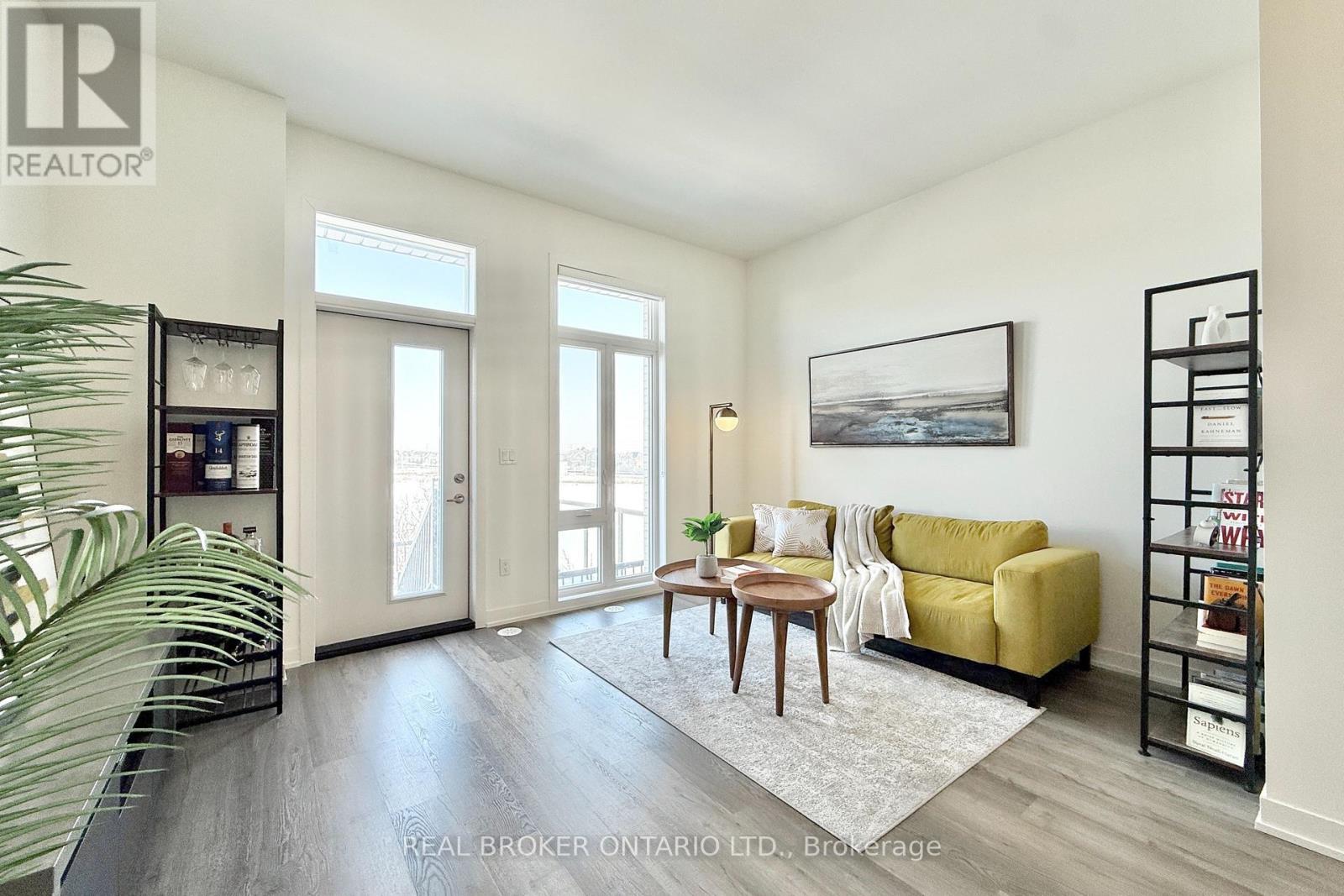 404 - 11 Steckley House Lane, Richmond Hill, ON - Indoor Photo Showing Other Room