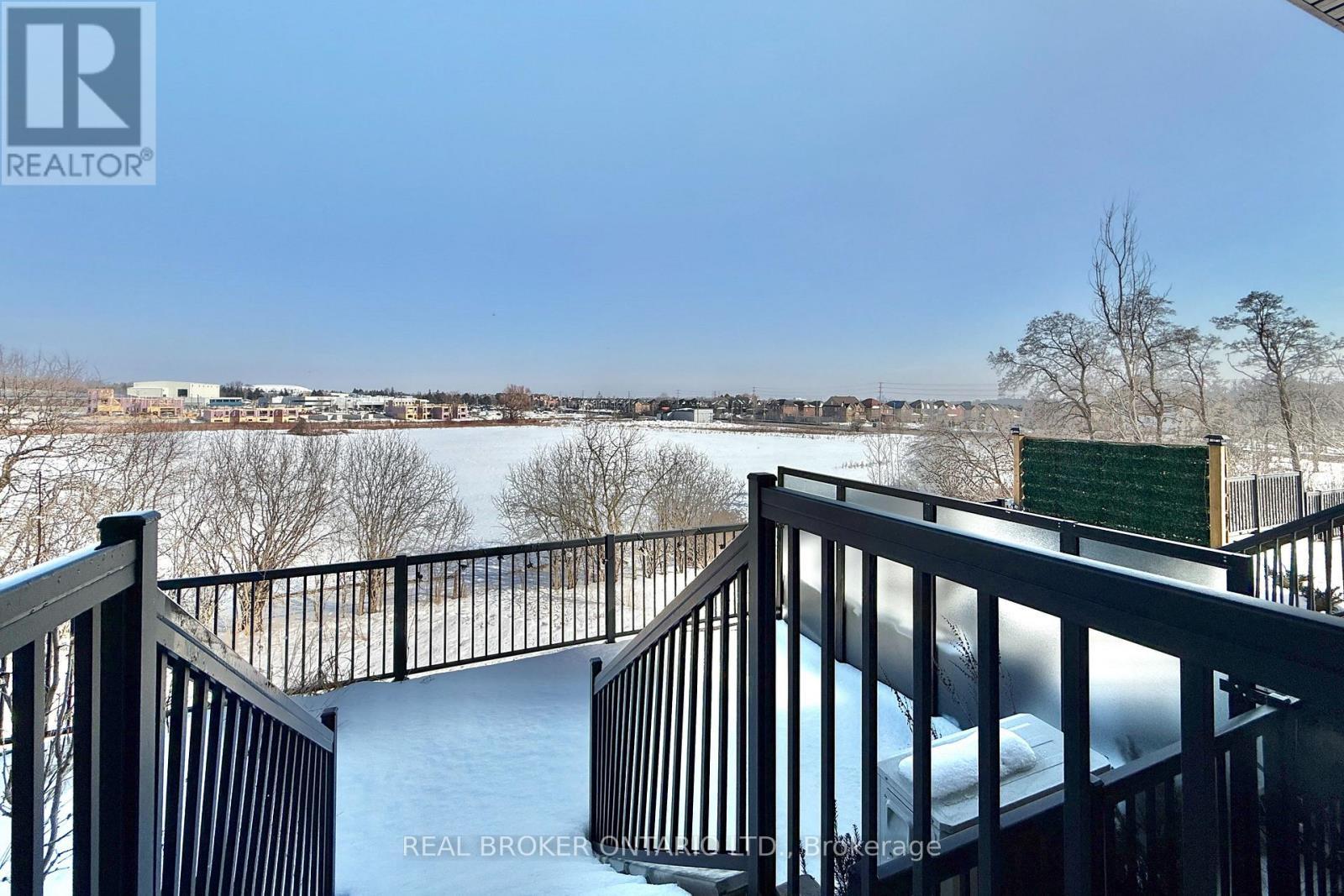 404 - 11 Steckley House Lane, Richmond Hill, ON - Outdoor