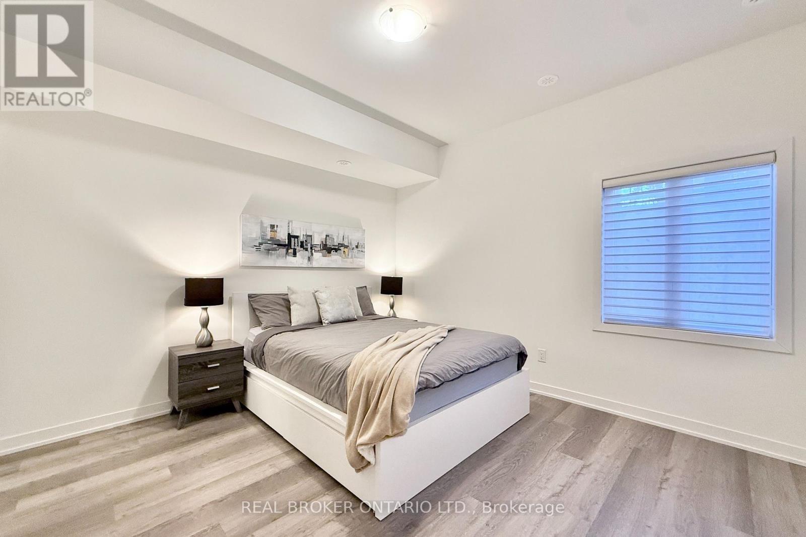 404 - 11 Steckley House Lane, Richmond Hill, ON - Indoor Photo Showing Bedroom
