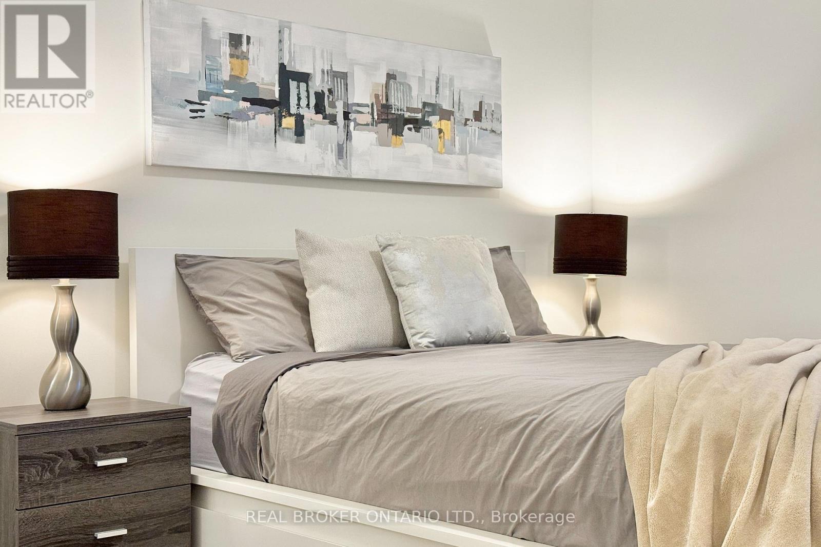 404 - 11 Steckley House Lane, Richmond Hill, ON - Indoor Photo Showing Bedroom
