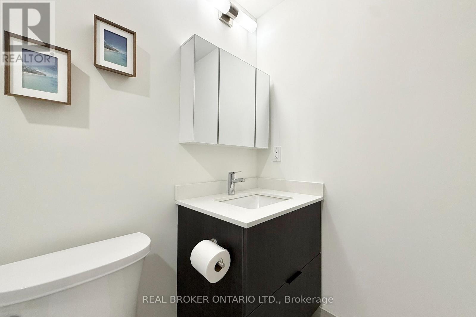 404 - 11 Steckley House Lane, Richmond Hill, ON - Indoor