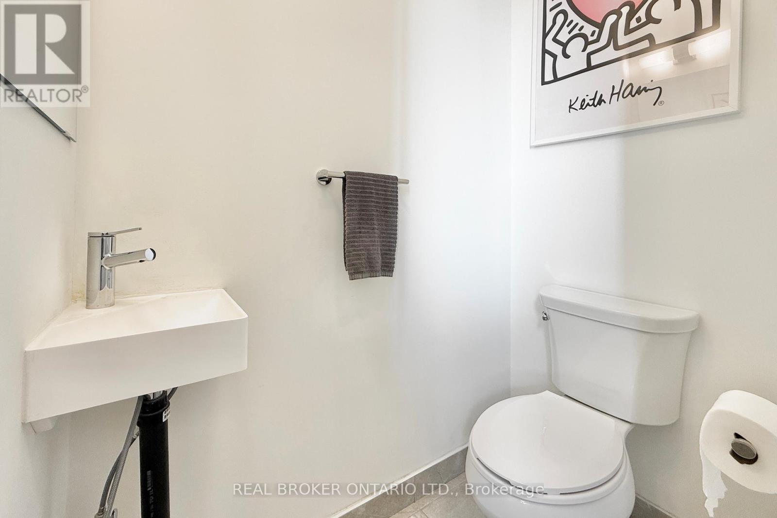 404 - 11 Steckley House Lane, Richmond Hill, ON - Indoor Photo Showing Bathroom