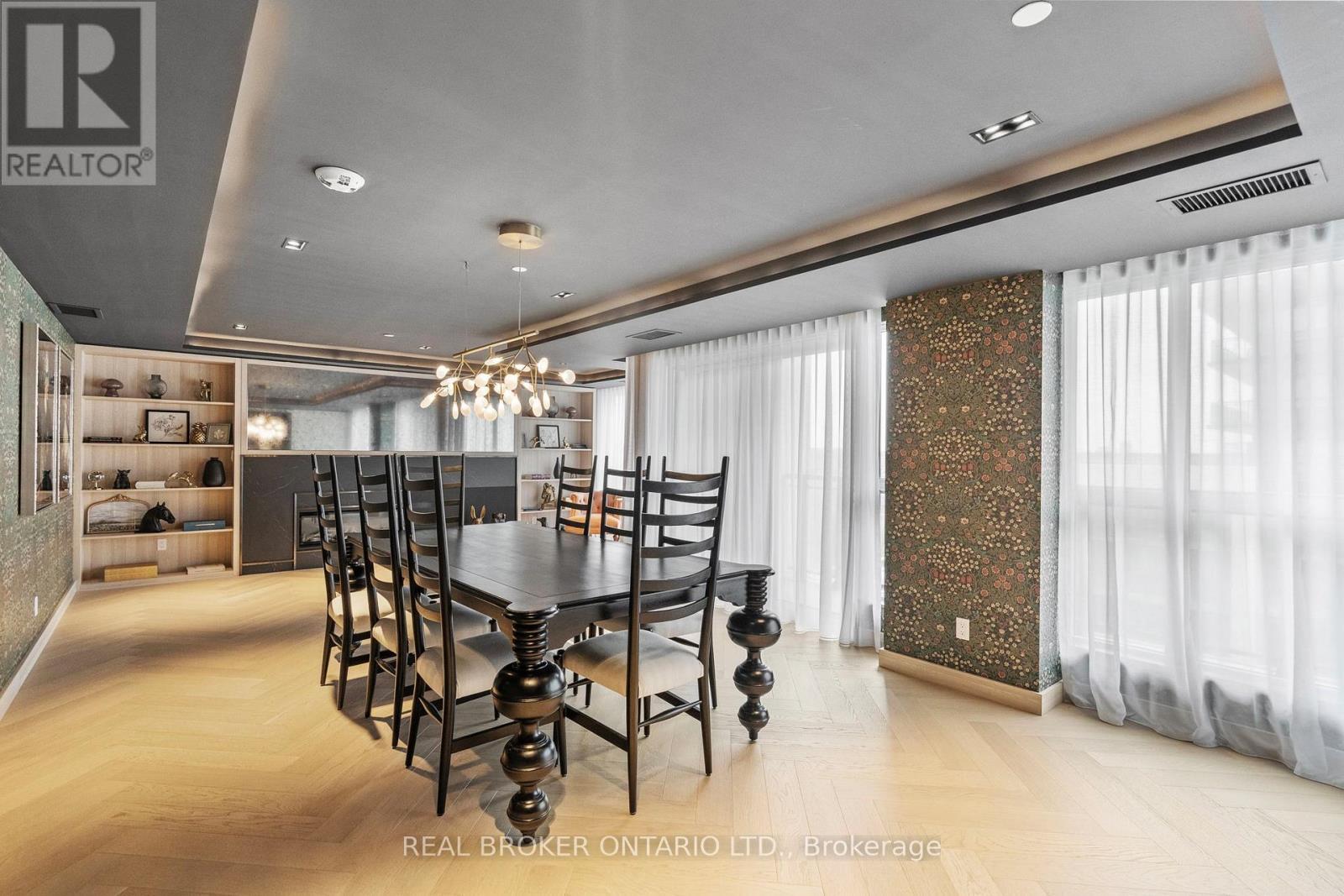 328 - 405 Dundast Street W, Oakville, ON - Indoor Photo Showing Other Room