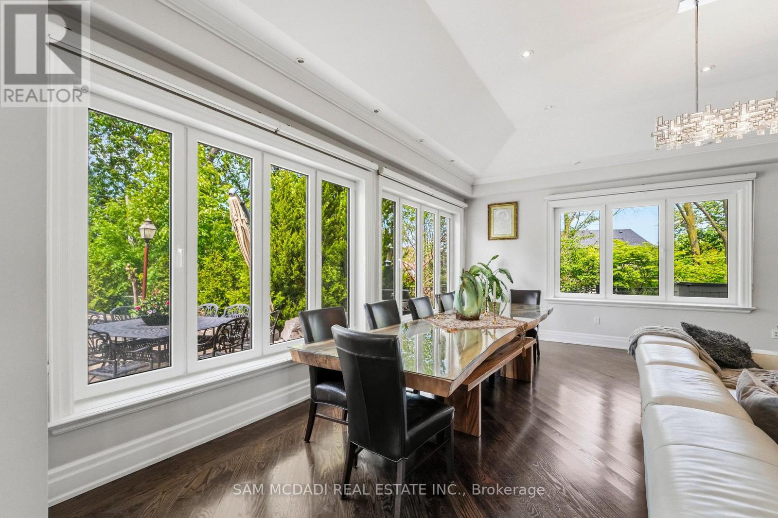 2411 Thorn Lodge Drive, Mississauga, ON - Indoor Photo Showing Other Room