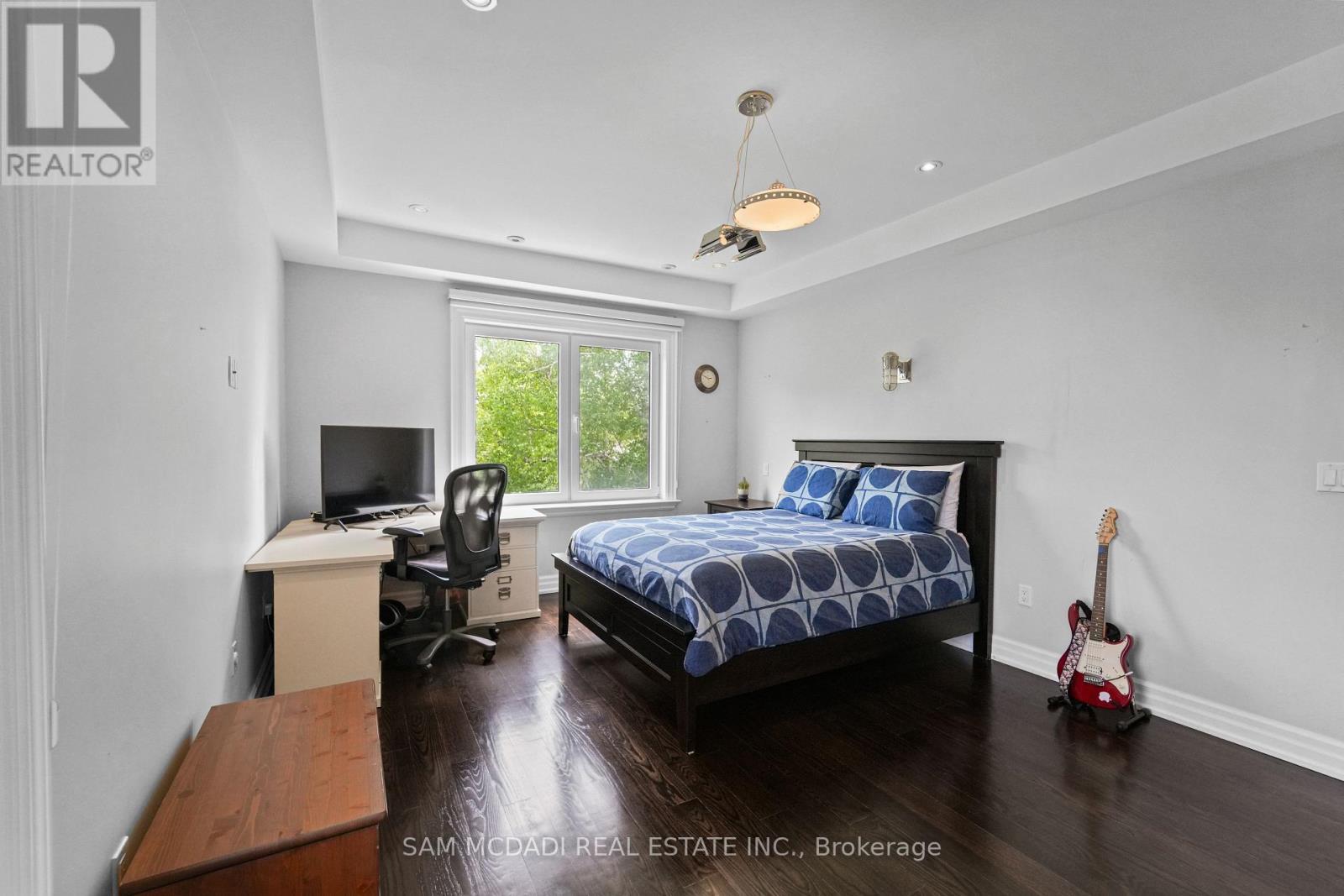 2411 Thorn Lodge Drive, Mississauga, ON - Indoor Photo Showing Bedroom