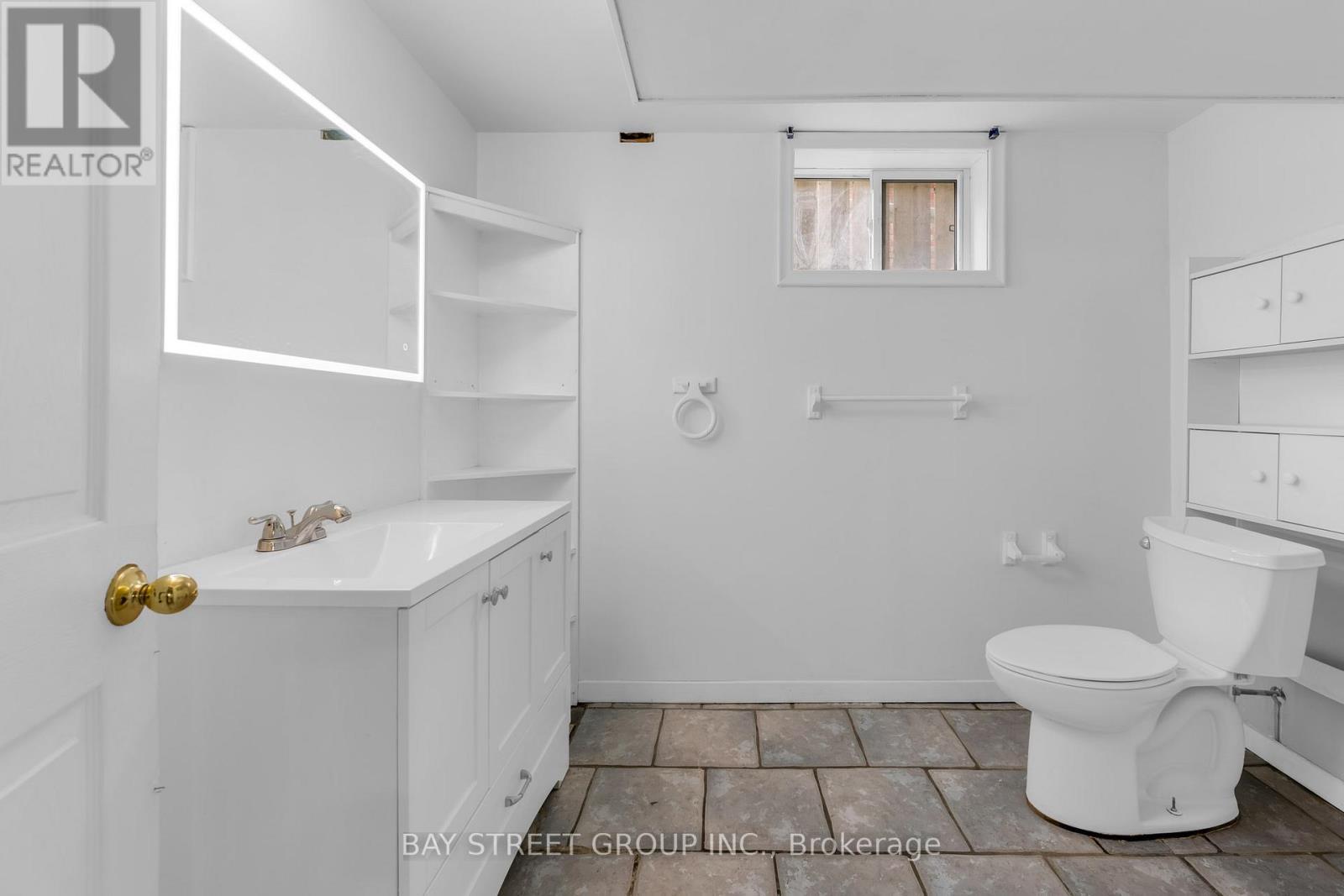 8 Glenbarr Road, St. Catharines, ON - Indoor Photo Showing Bathroom