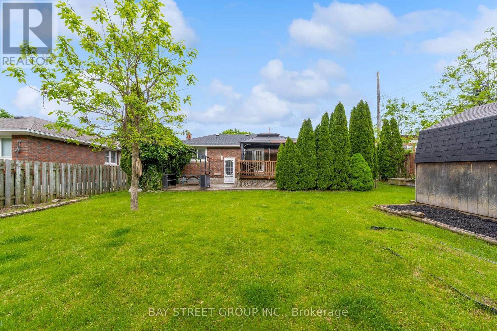 8 Glenbarr Road, St. Catharines, ON - Outdoor