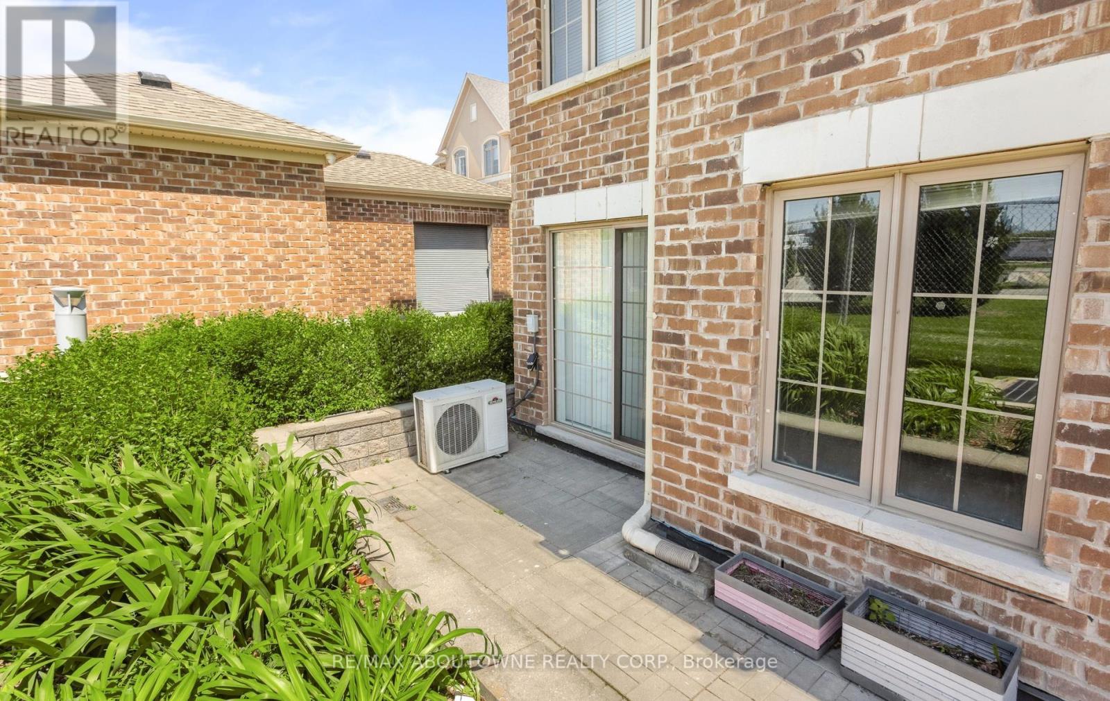 1 - 2441 Greenwich Drive, Oakville, ON