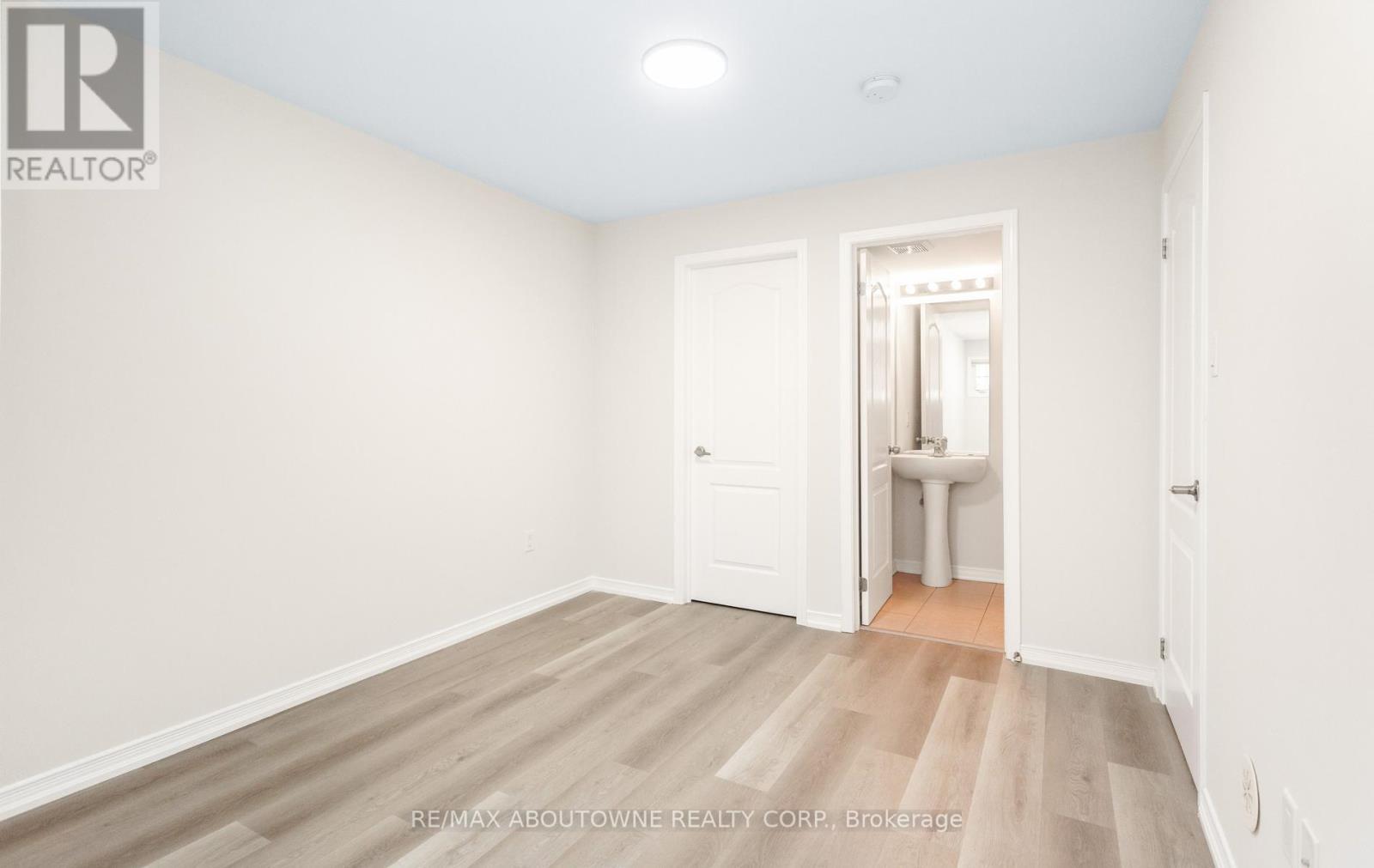 1 - 2441 Greenwich Drive, Oakville, ON